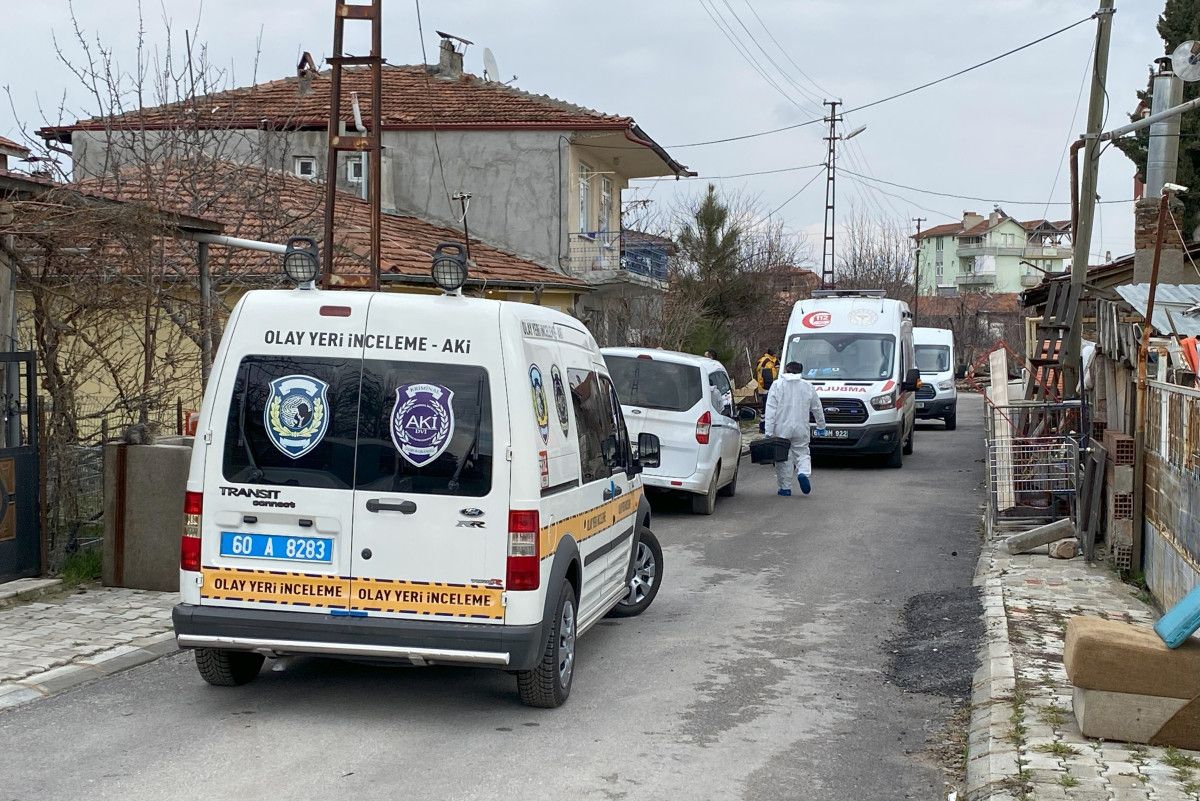 tokatta arkadasini balta ile oldurdu adam oldurdum diye bagirdi 0 UCpldpae