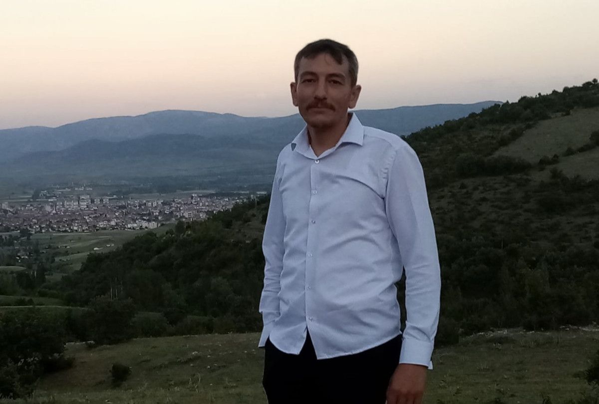 tokatta arkadasini balta ile oldurdu adam oldurdum diye bagirdi 1 wuBCXNrZ