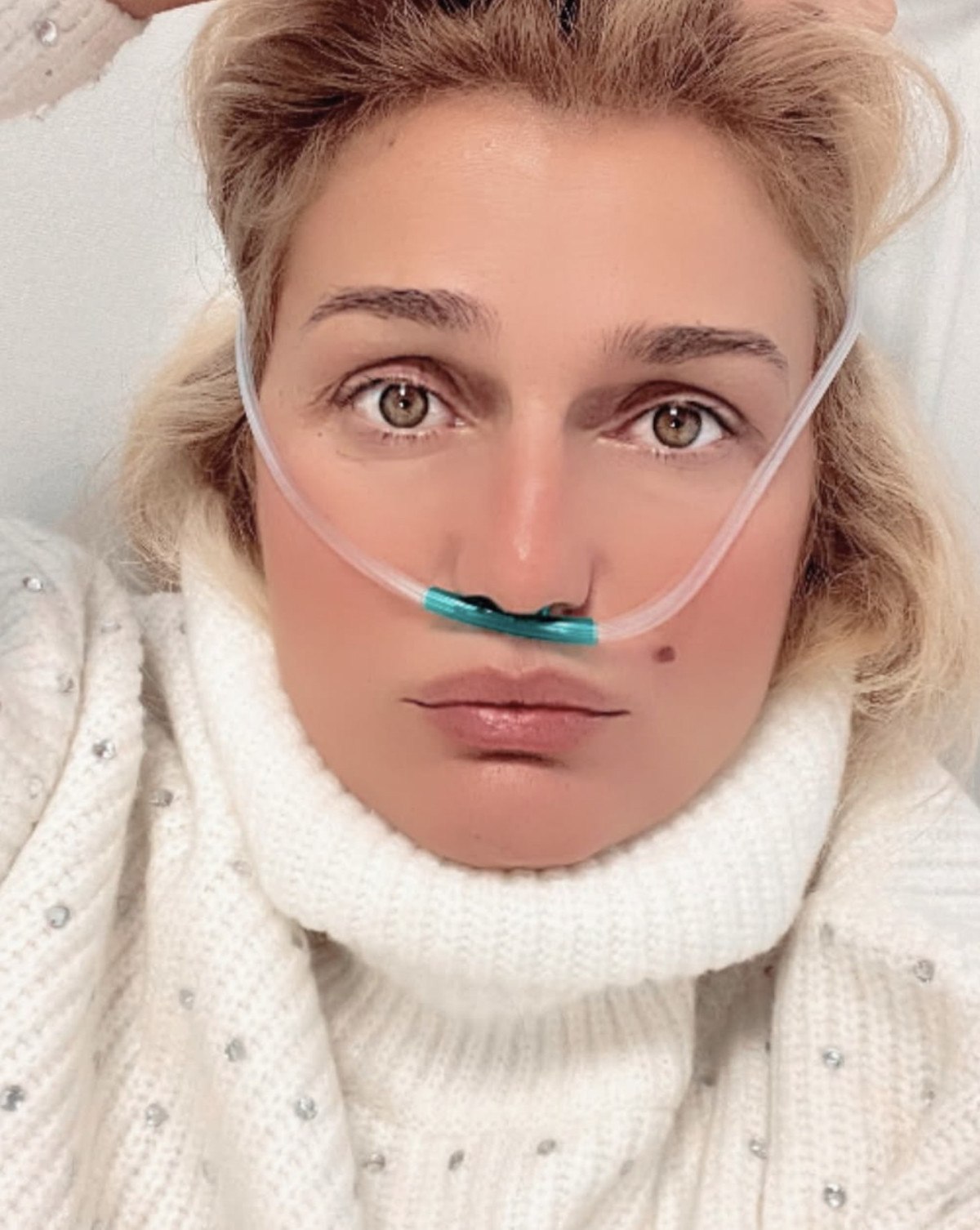 tugba ozay hastanelik oldu 1 TwPkRazT