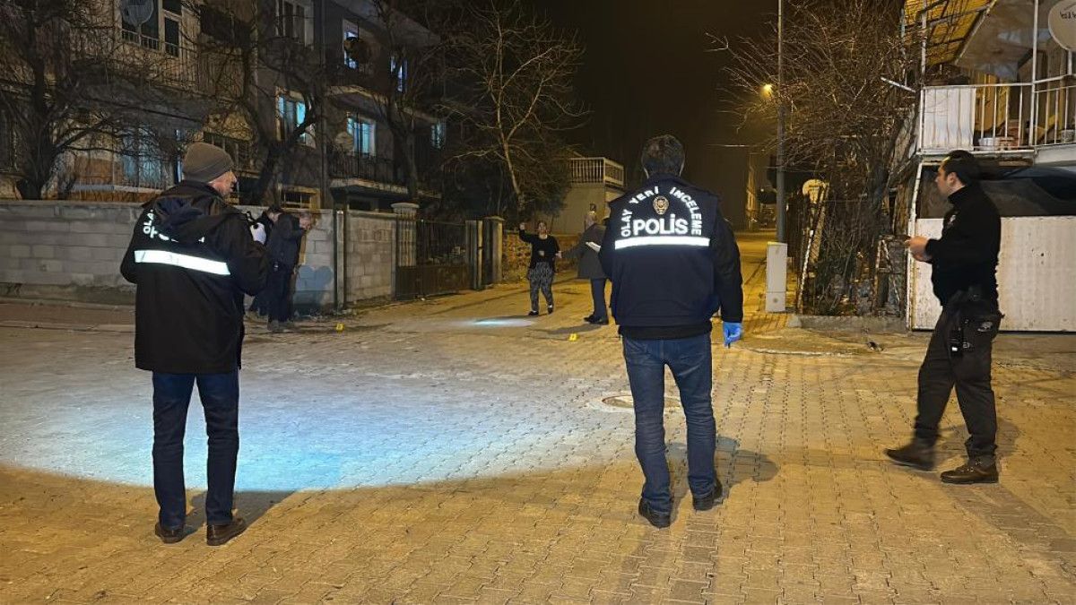 usakta silahli saldiri duzenlenen aractaki 12 yasindaki cocuk oldu 0 vmm5n3bF