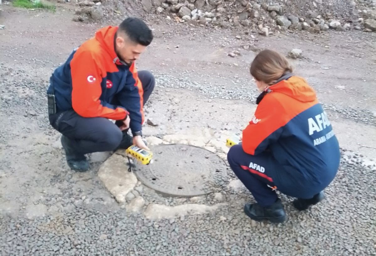 yalovada rogardan tasan mavi renkli su gida boyasi cikti 1 LBvd9r3i