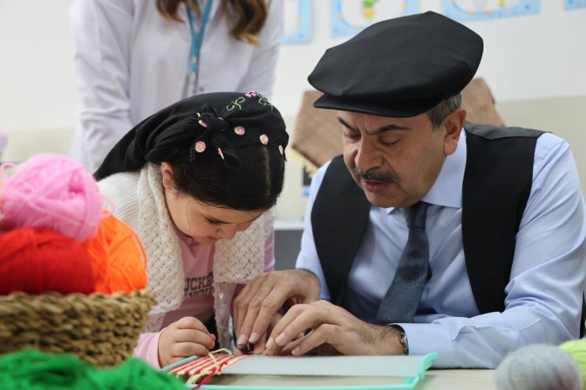 yusuf tekin cocuklarimiz olusunun arkasindan bir fatiha okusun taziye ogrensin istiyoruz 0 BFKJ5O18