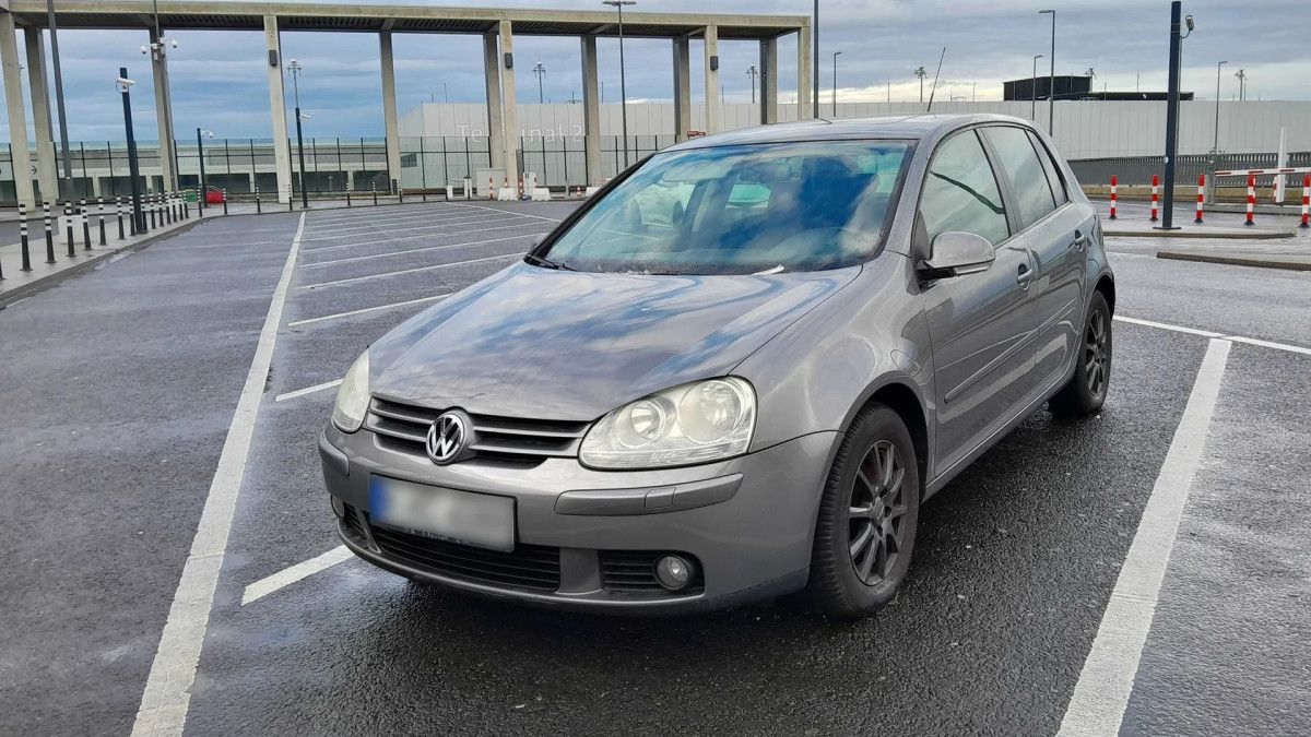 almanyada havalimanina birakilan aracin park ucreti 200 bin euroyu gecti 2 36PXueLy
