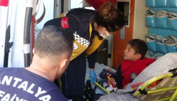 antalyada yangindan kurtarilan cocuk beni hastaneye goturmeyin annemin parasi yok 1V2Zdke5