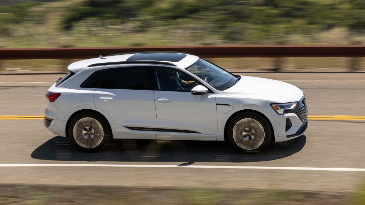 audinin ilk elektrikli suv modeli q8 e tron yolun sonuna geldi 0 8H65U6CU