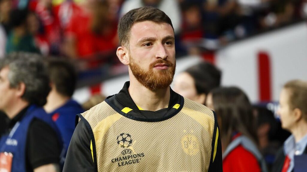 borussia dortmund salih ozcani takima geri cagirdi Cx8GCr2Z