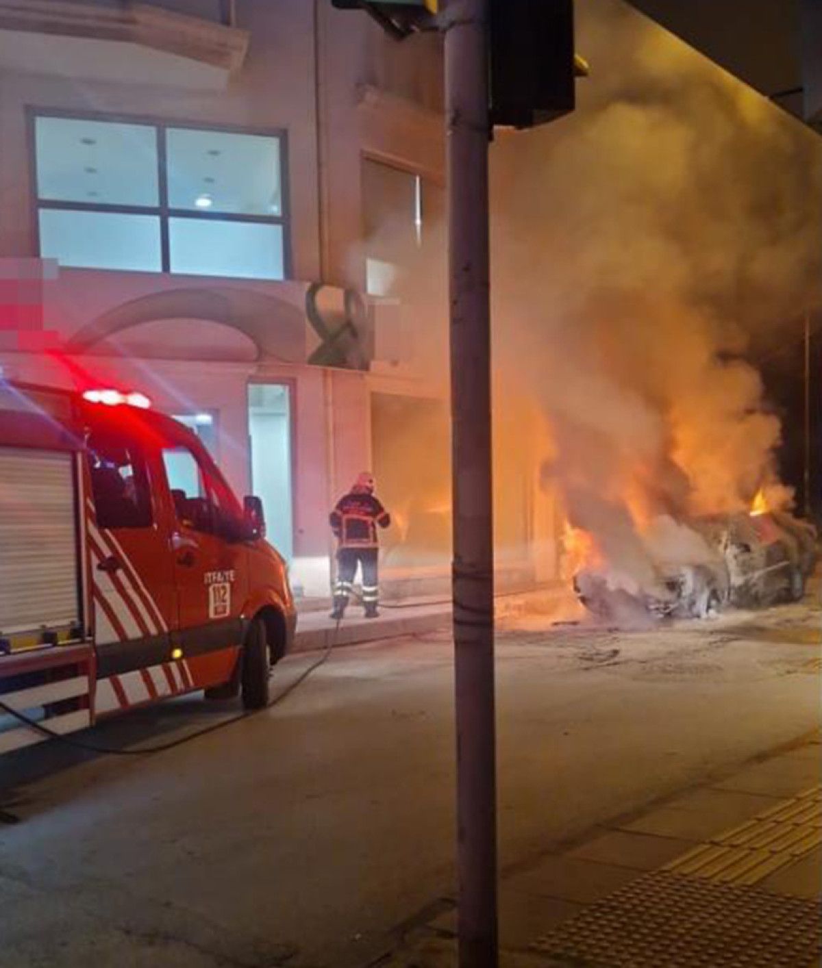 corumda seyir halindeki otomobil alev alev yandi 0 8HEwGeNX