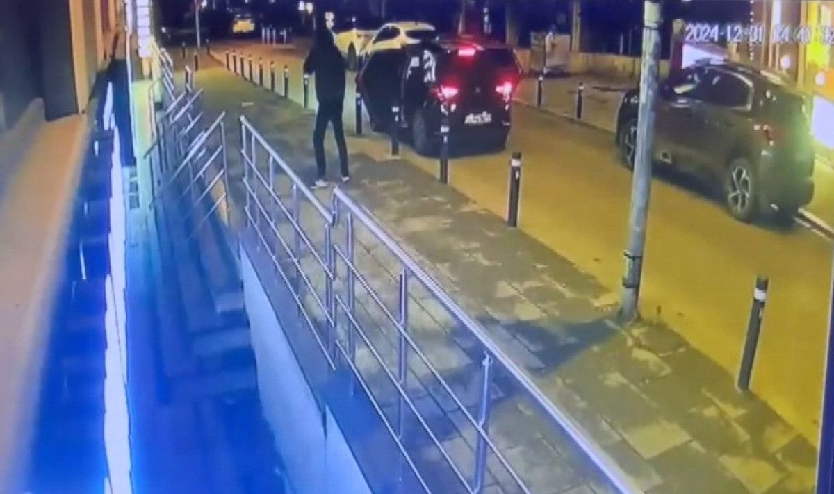 istanbulda girdikleri kuyumcuda 4 milyonluk soygun yaptilar 0 RTFeFkF8