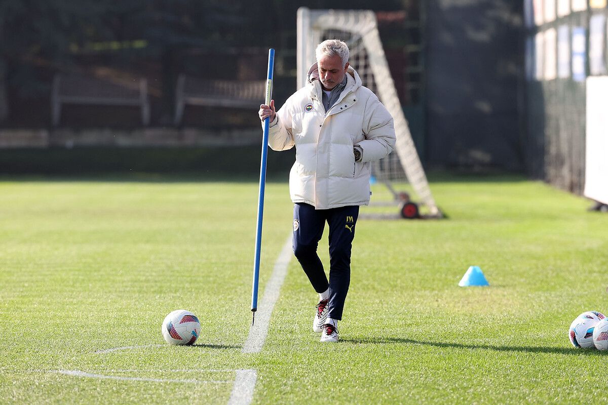 jose mourinhonun zorlu sinavi midtjylland kadrosunu kuramiyor 0 Ahk9rKZn
