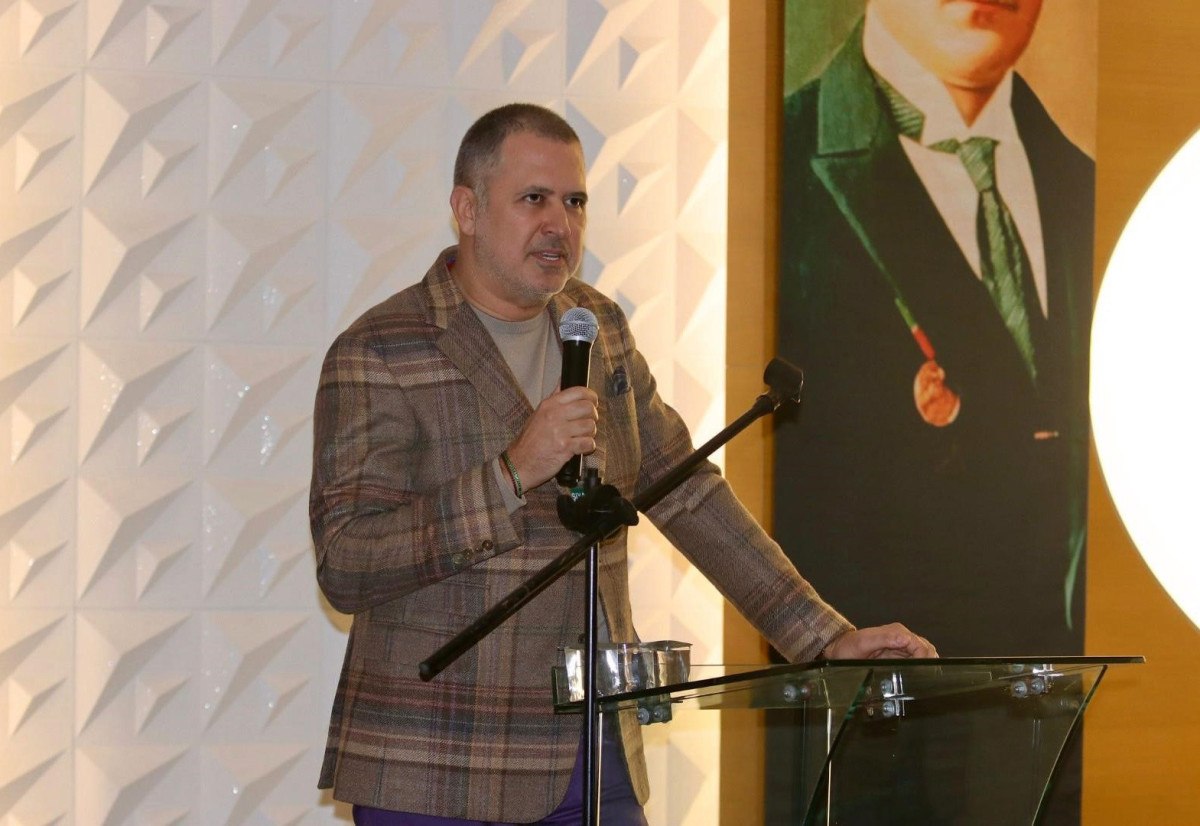 karsiyakada baskan ilker ergullu istifa etti 0
