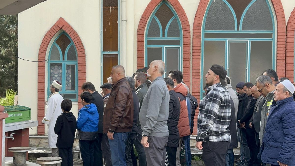 manisada 11 yil sonra yuruyen hilal son yolculuguna ugurlandi 4 TBG1aivt