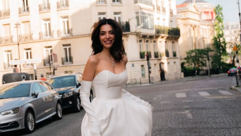 melisa asli pamuk karni burnunda yeni pozlarini paylasti XnqCljGz