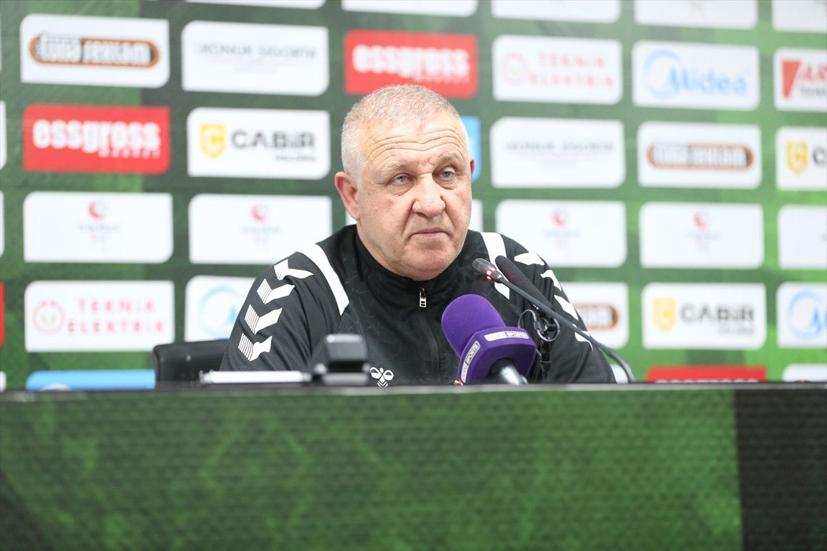 sakaryaspor mesut bakkalla yollarini ayirdi 0 MeMwqR4R