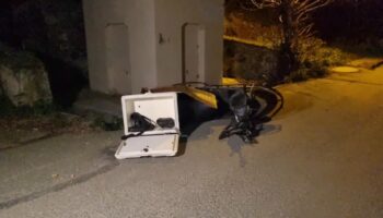 sariyerde otomobille carpisan motosikletli kurye hayatini kaybetti 4HI9OkMU