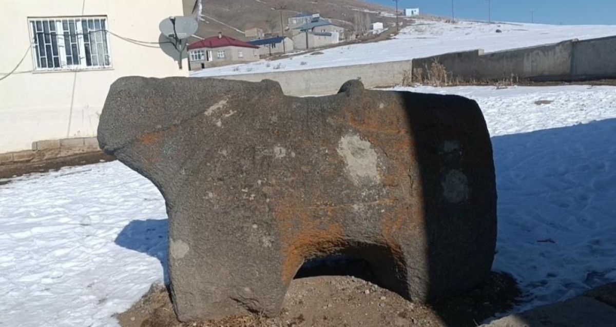 vanda tarihi eser at heykeli eski muhtara zimmetlendi 1 hTCDtzyX