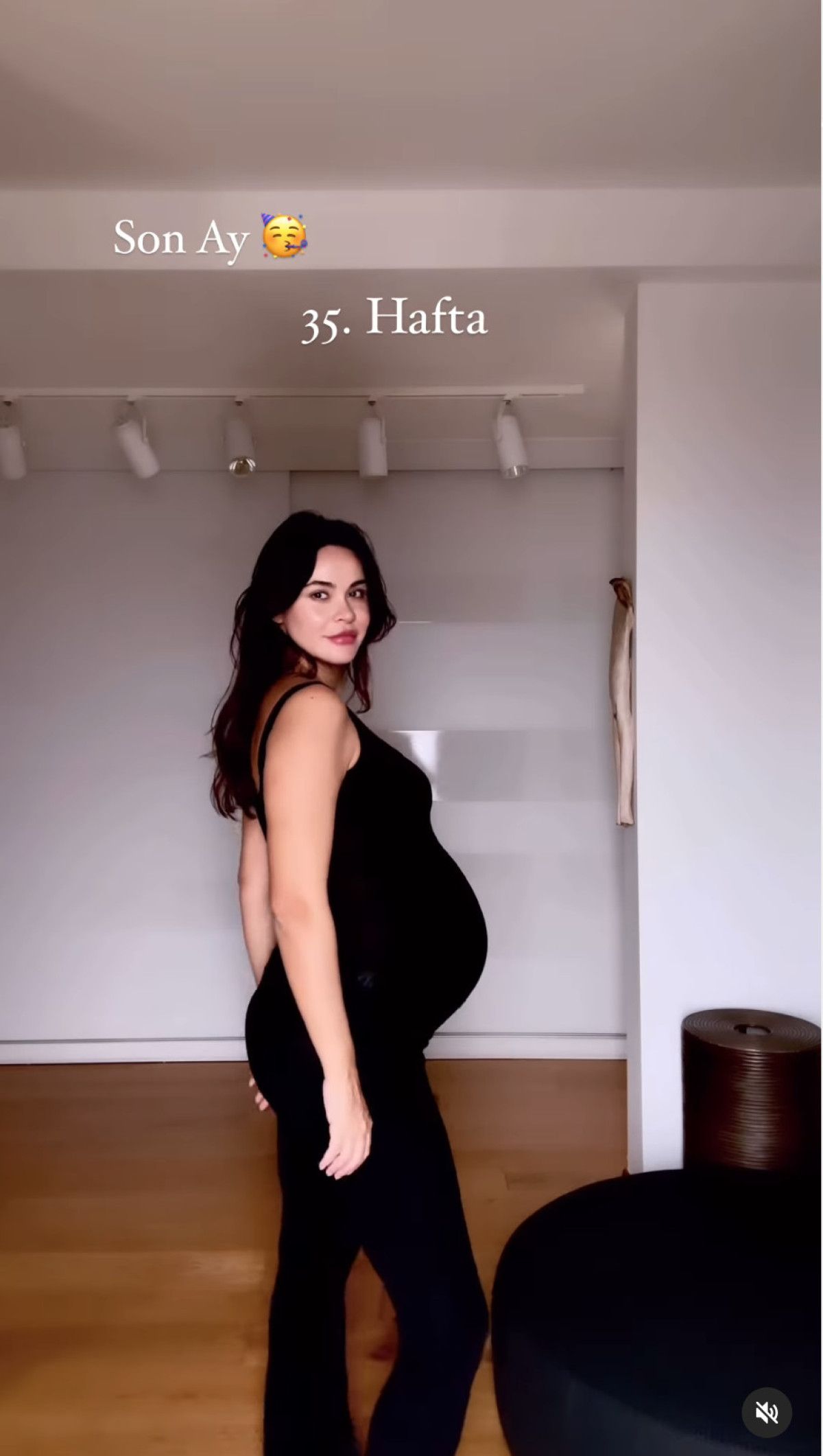 zeynep demirel 3 hamileligindeki son durumunu paylasti penguen gibi yurumeye basladim 0 OOAdzlAW
